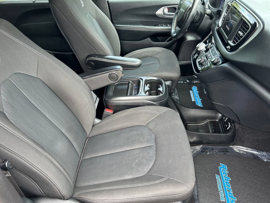 2020 Chrysler Pacifica Touring - Photo 14