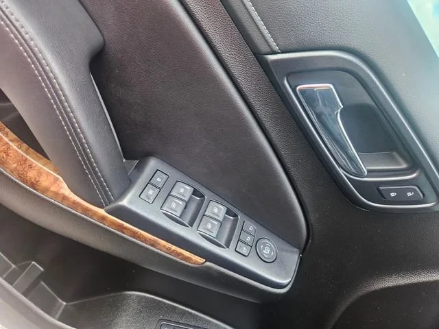 Used 2019 SHADOW GRAY METALLIC Chevrolet Premier image 11
