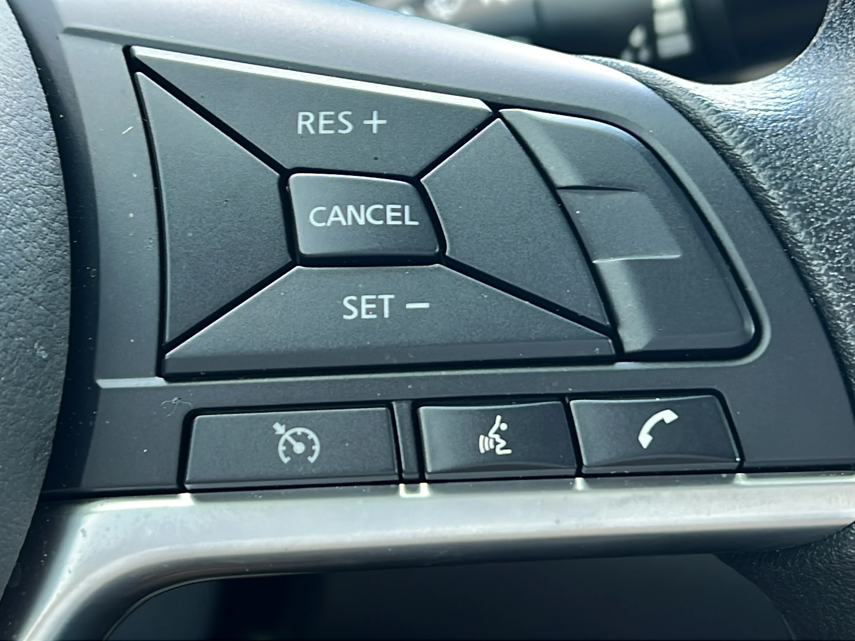 Used 2025 Scarlet Ember Nissan SV image 19