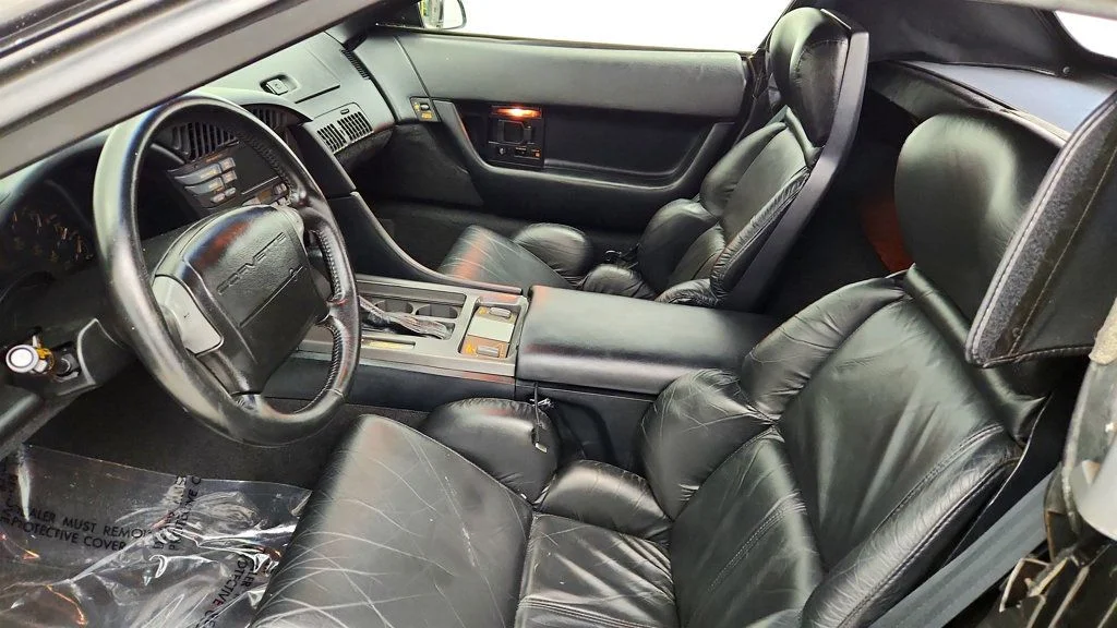 Used 1991 Black Chevrolet 2dr Convertible image 22