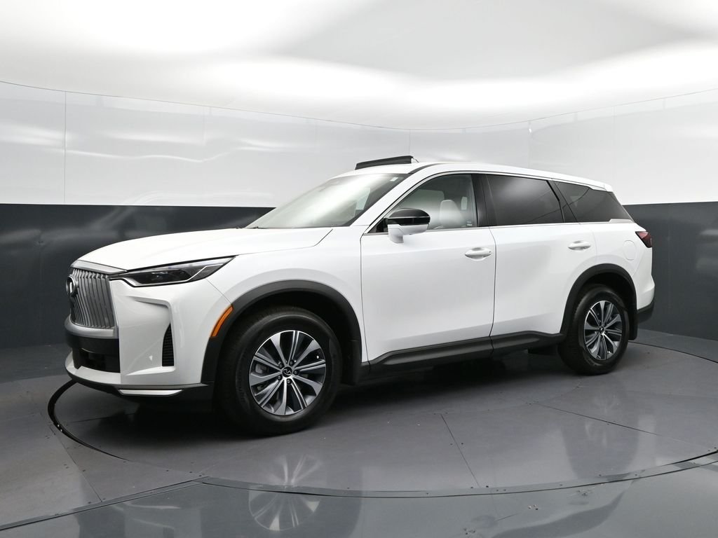 Certified Used 2026 White INFINITI PURE image 3