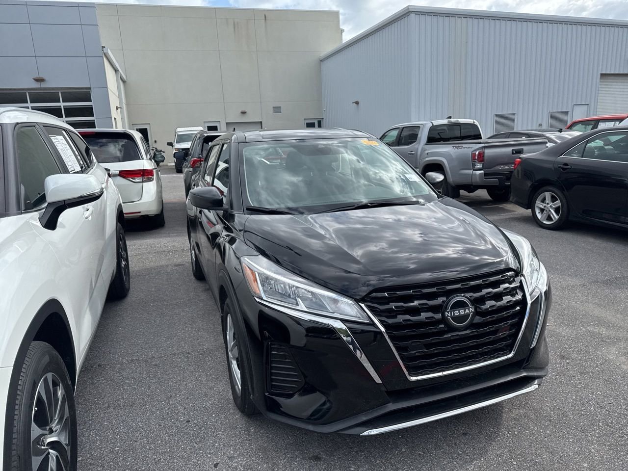 Used 2022 Black Nissan S image 3