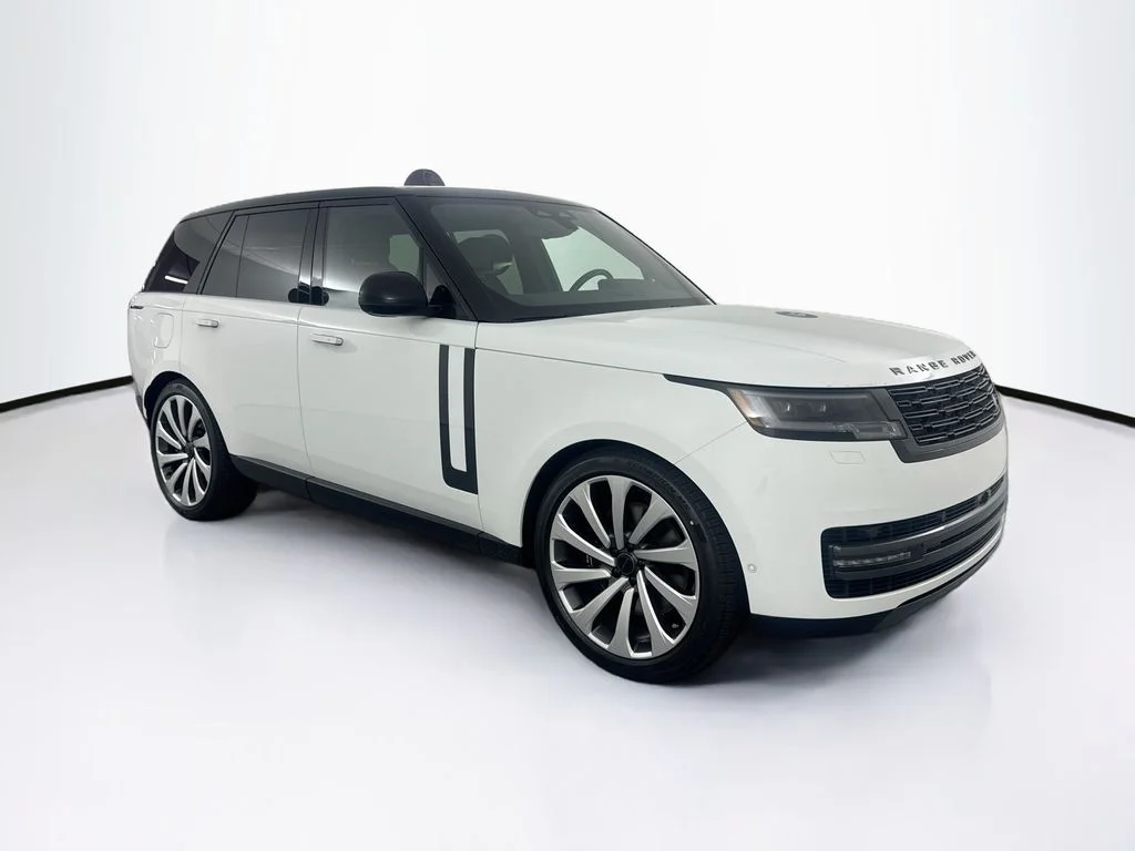 New 2026 White Land Rover SE image 3