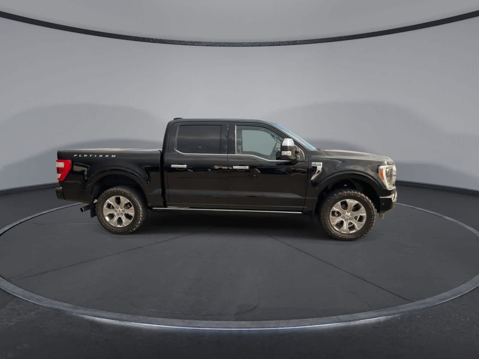 Used 2022 Agate Black Metallic Ford Platinum image 9