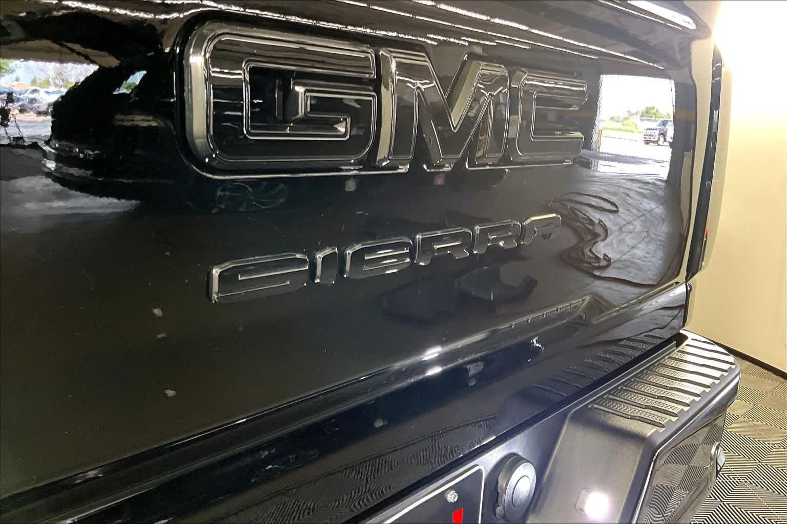 Used 2025 Onyx Black GMC Pro image 28