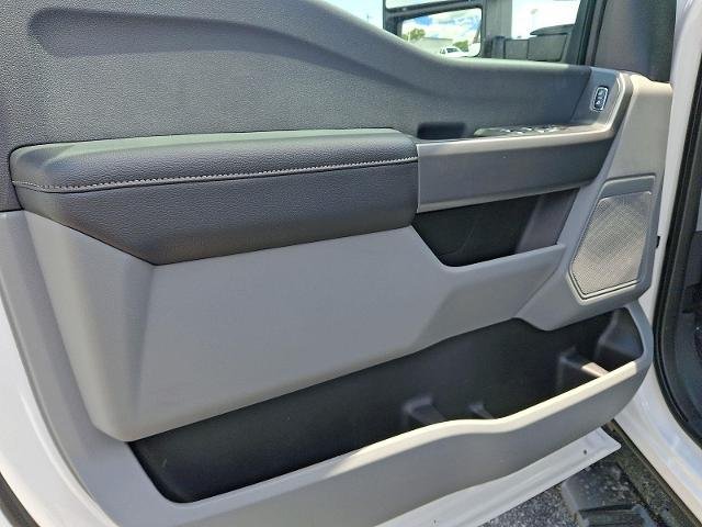 New 2026 Oxford White Ford F-250® XL image 29
