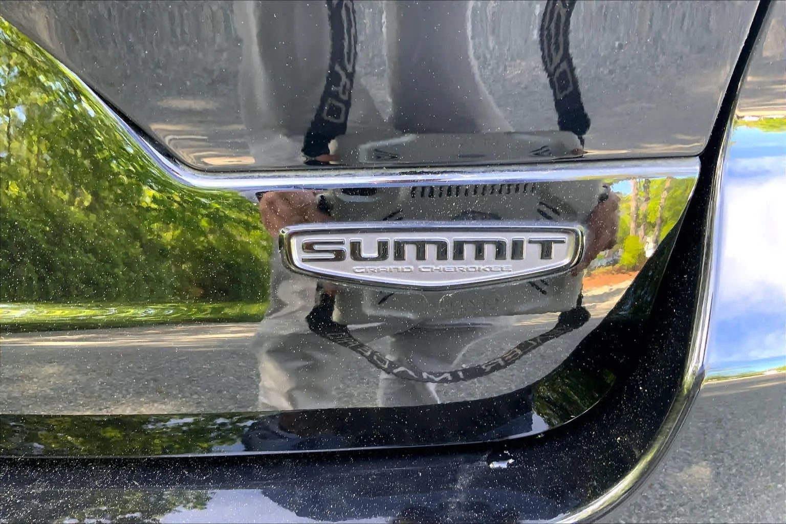 Used 2025 Diamond Black Crystal Pearlcoat Jeep Summit Reserve image 9