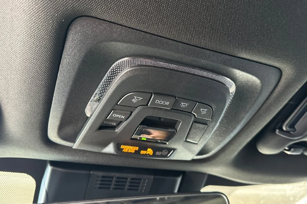 New 2027 Wind Chill Pearl <sup>1</sup> Toyota  XSE image 34