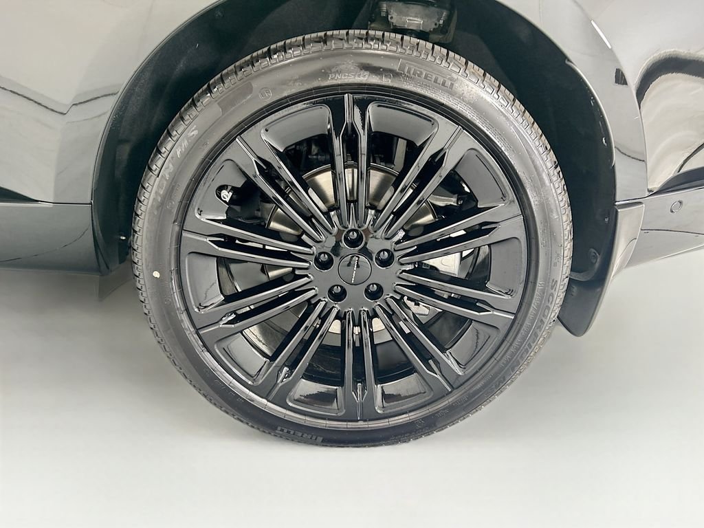New 2026 Santorini Black Land Rover SE image 30