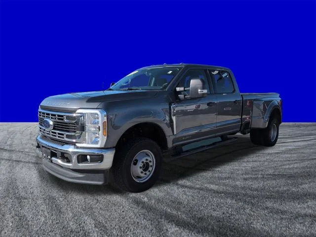 Certified Used 2026 Carbonized Gray Metallic Ford XLT image 8