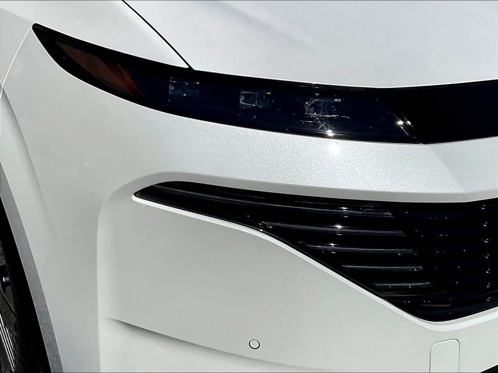 Certified Used 2025 White Nissan SL image 34
