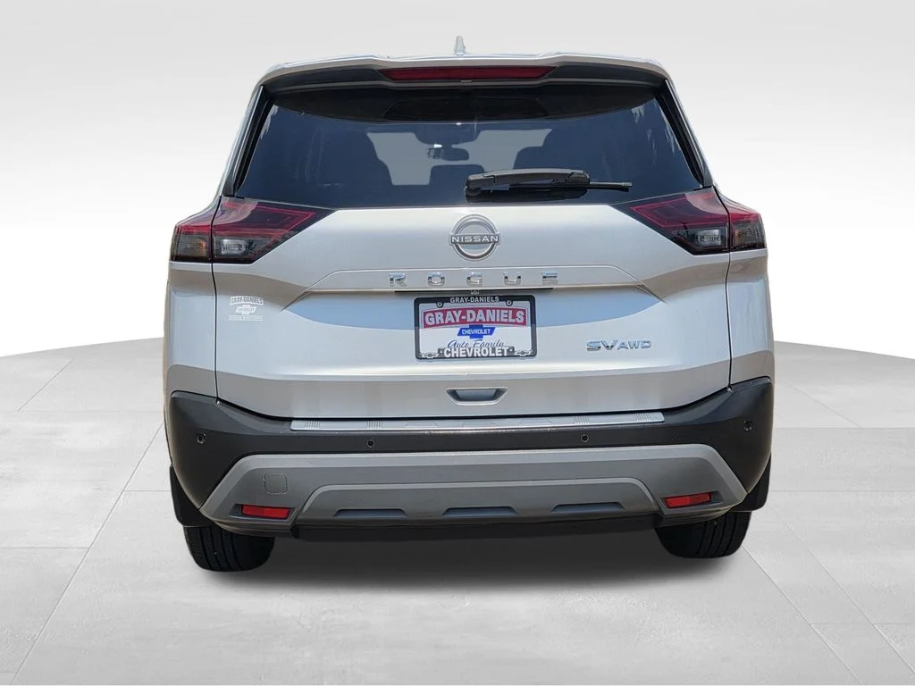 Used 2023 Silver Nissan SV image 7