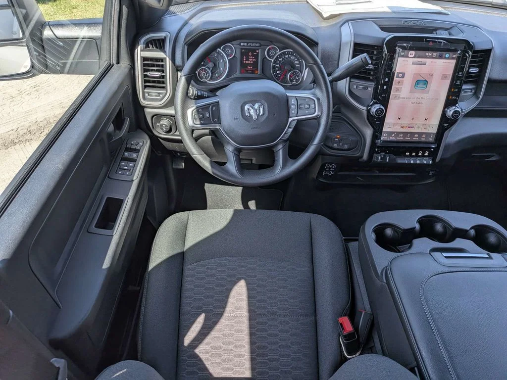 New 2026 Bright White Clear-Coat Exterior Paint RAM Tradesman image 16