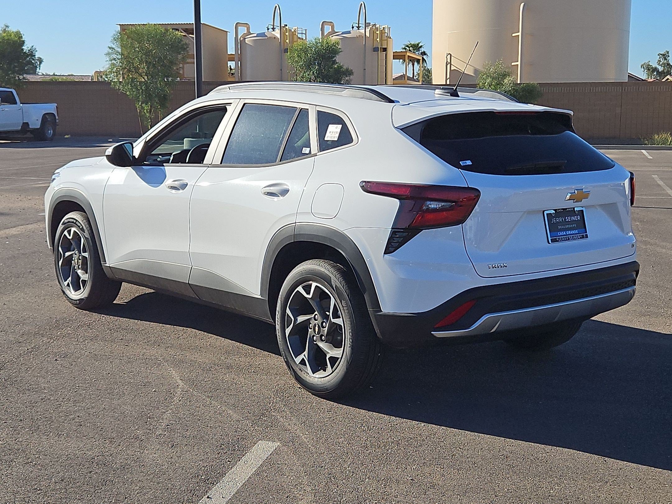 New 2026 Summit White Chevrolet LT image 10