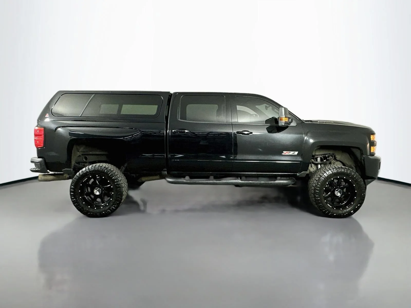 Used 2019 BLACK Chevrolet LTZ image 9