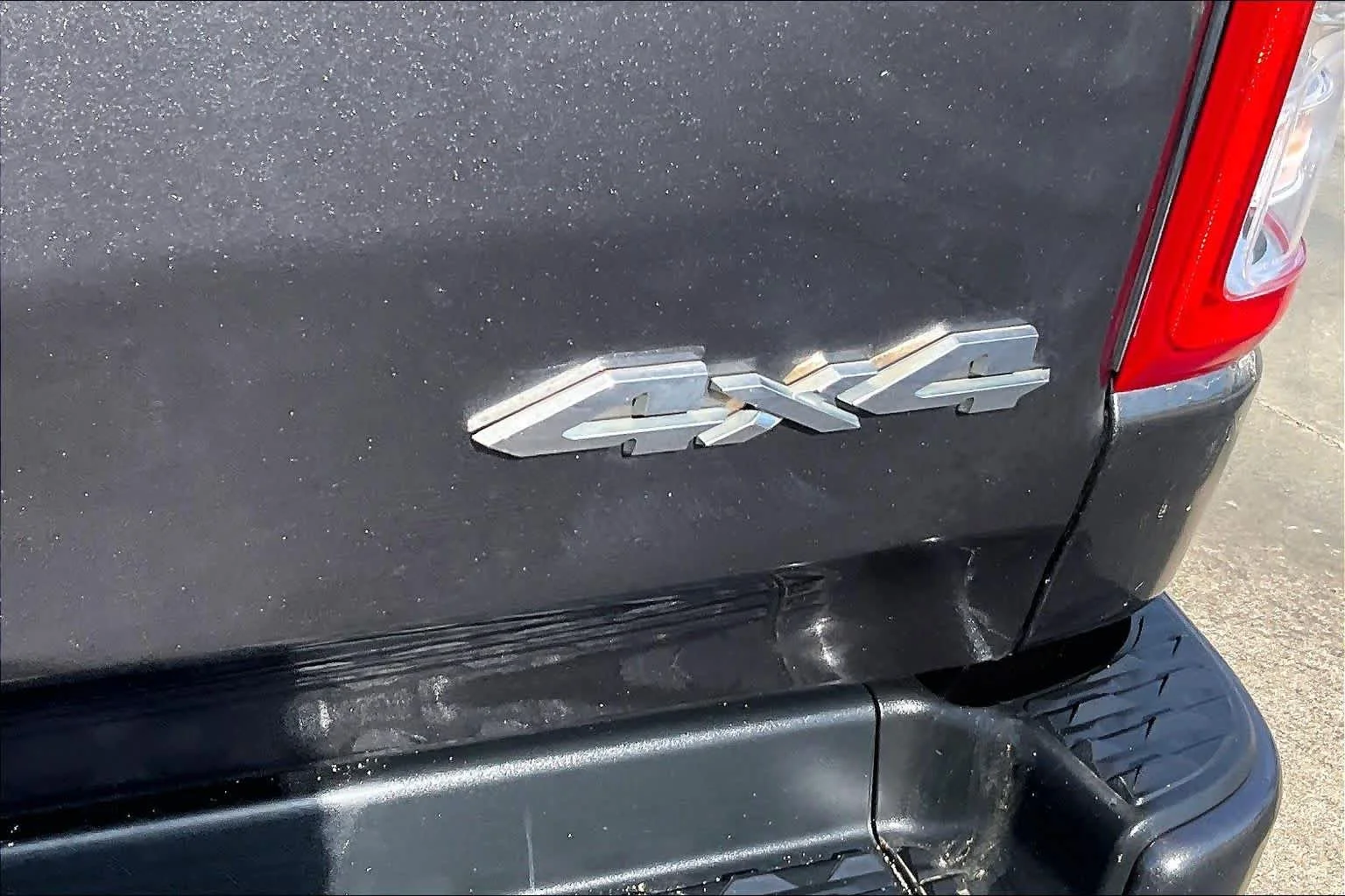 Used 2019 Granite Crystal Metallic Clearcoat Ram Big Horn/Lone Star image 10