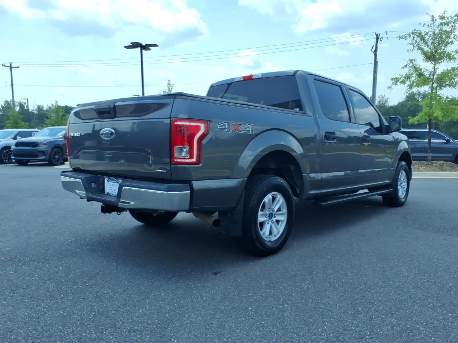 Used 2015 Magnetic Metallic Ford XLT image 2