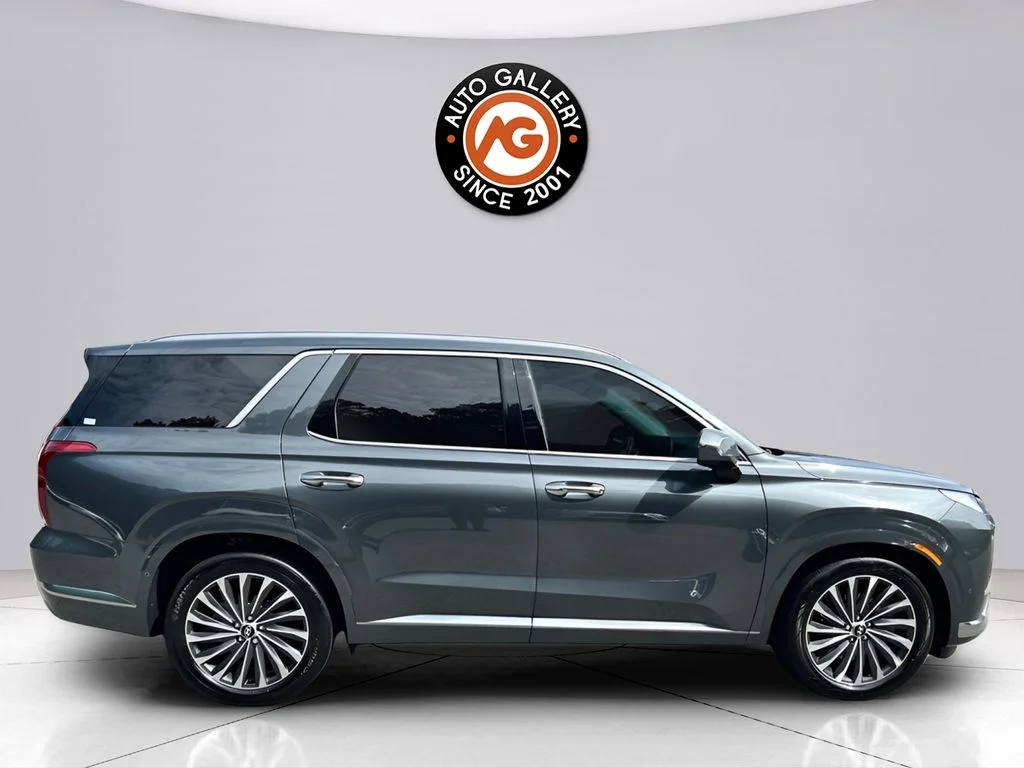Used 2025 Gray Hyundai Calligraphy image 2