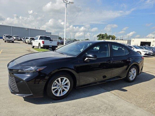 Used 2025 BLACK Toyota LE image 10