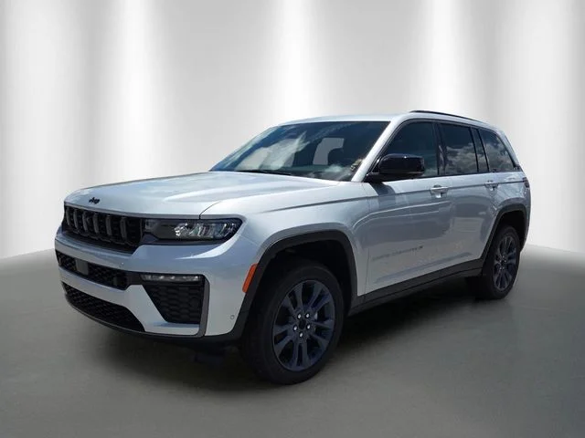 New 2026 Silver Zynith Exterior Paint Jeep 85th Anniversary Edition image 2
