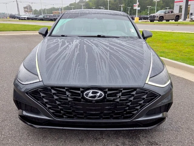 Used 2022 Gray Hyundai Limited image 2