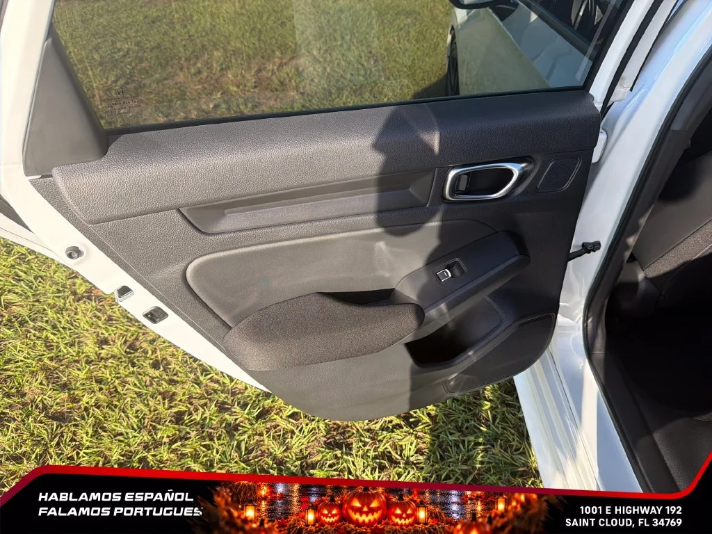 Used 2025  Honda Sport image 24