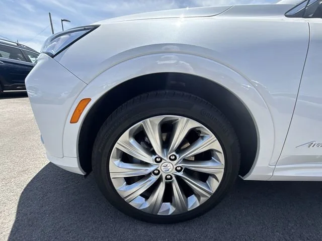 Used 2025 White Frost Tricoat Buick Avenir image 10