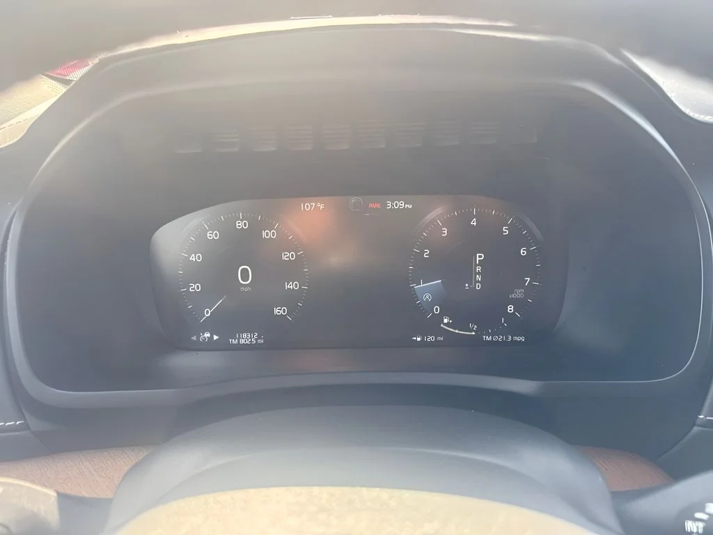 Used 2017 White Volvo T6 Inscription image 22