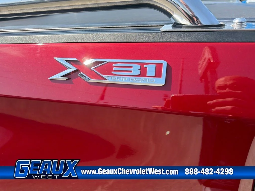 Used 2023 Red GMC SLT image 37