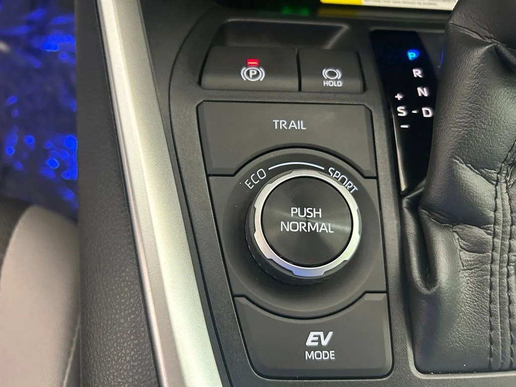 Used 2025 Silver Toyota XLE image 45