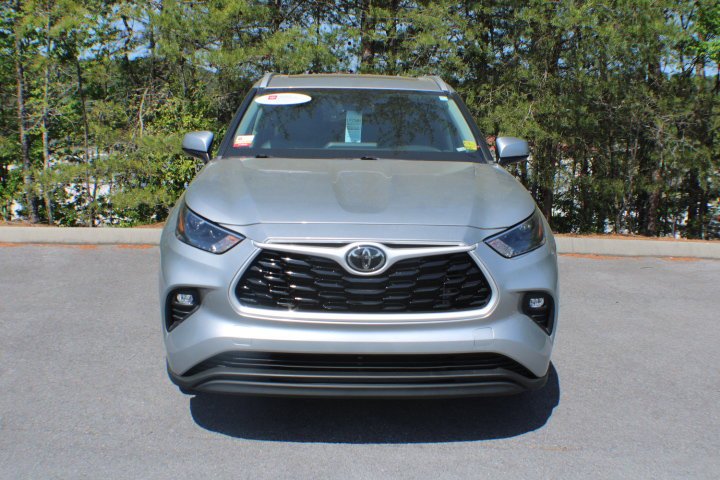 Certified Used 2024 Celestial Silver Metallic Toyota XLE image 19