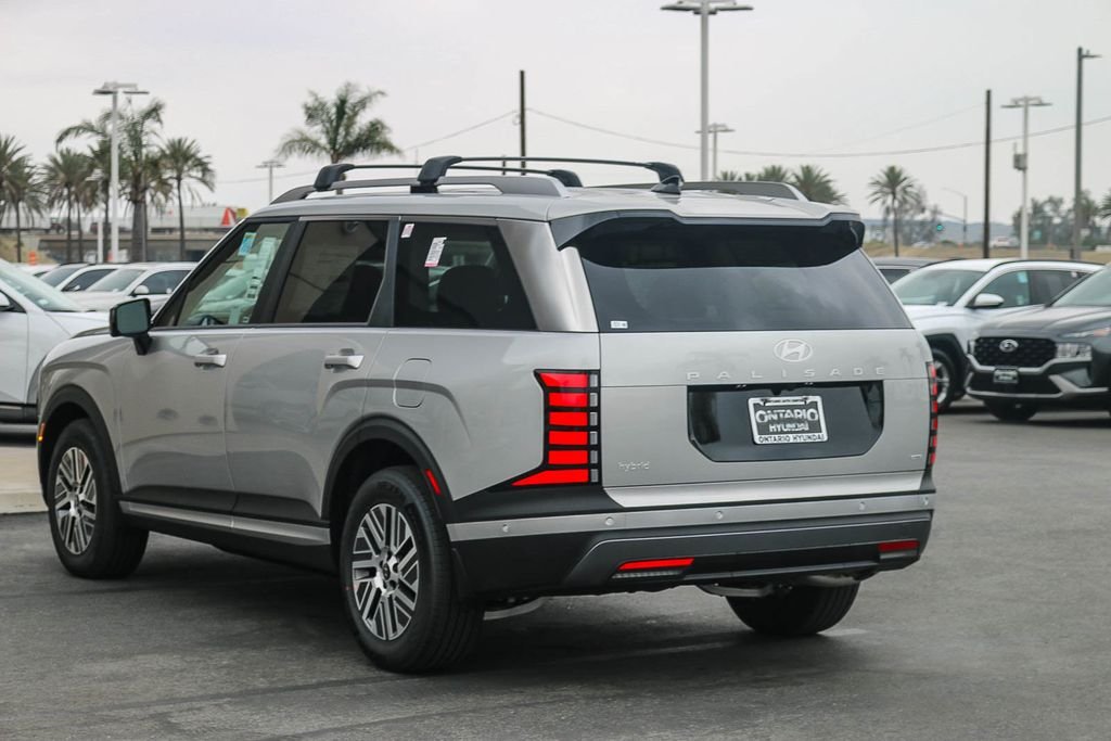 New 2026 Silver Hyundai SEL Premium image 5