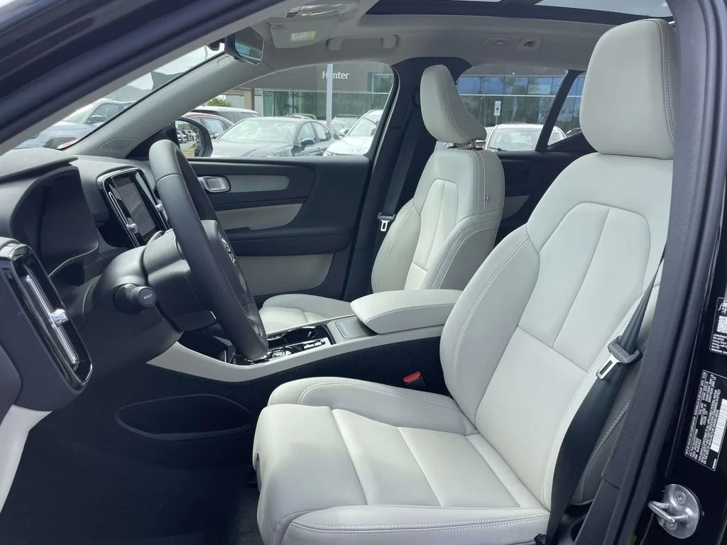 New 2026 Onyx Black Volvo Plus image 8