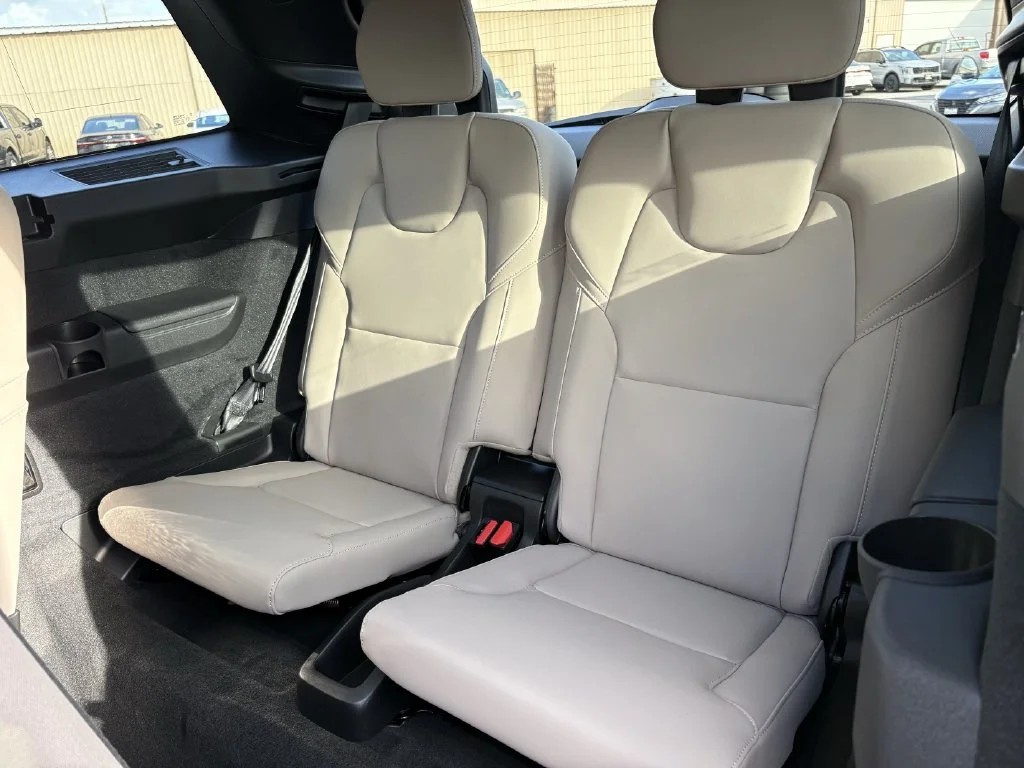 New 2026 Aurora Silver Volvo Plus image 26