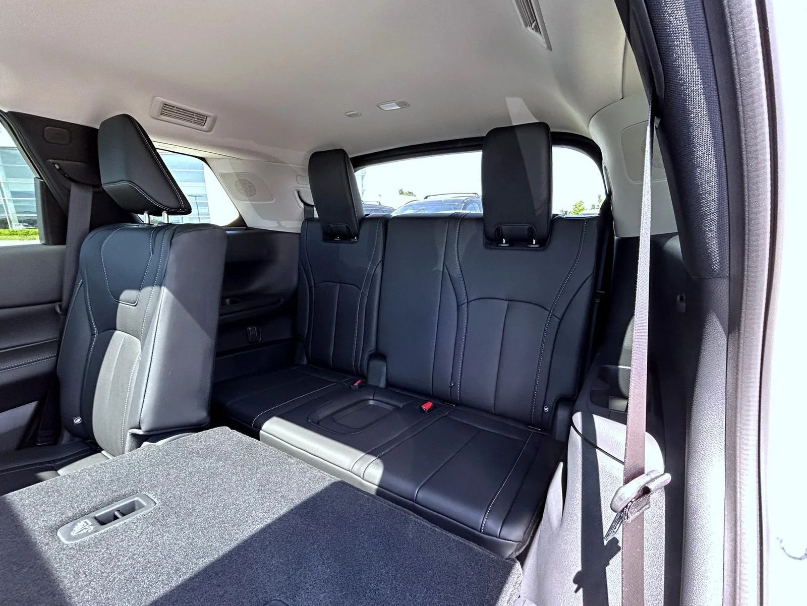 New 2027 White INFINITI LUXE image 20