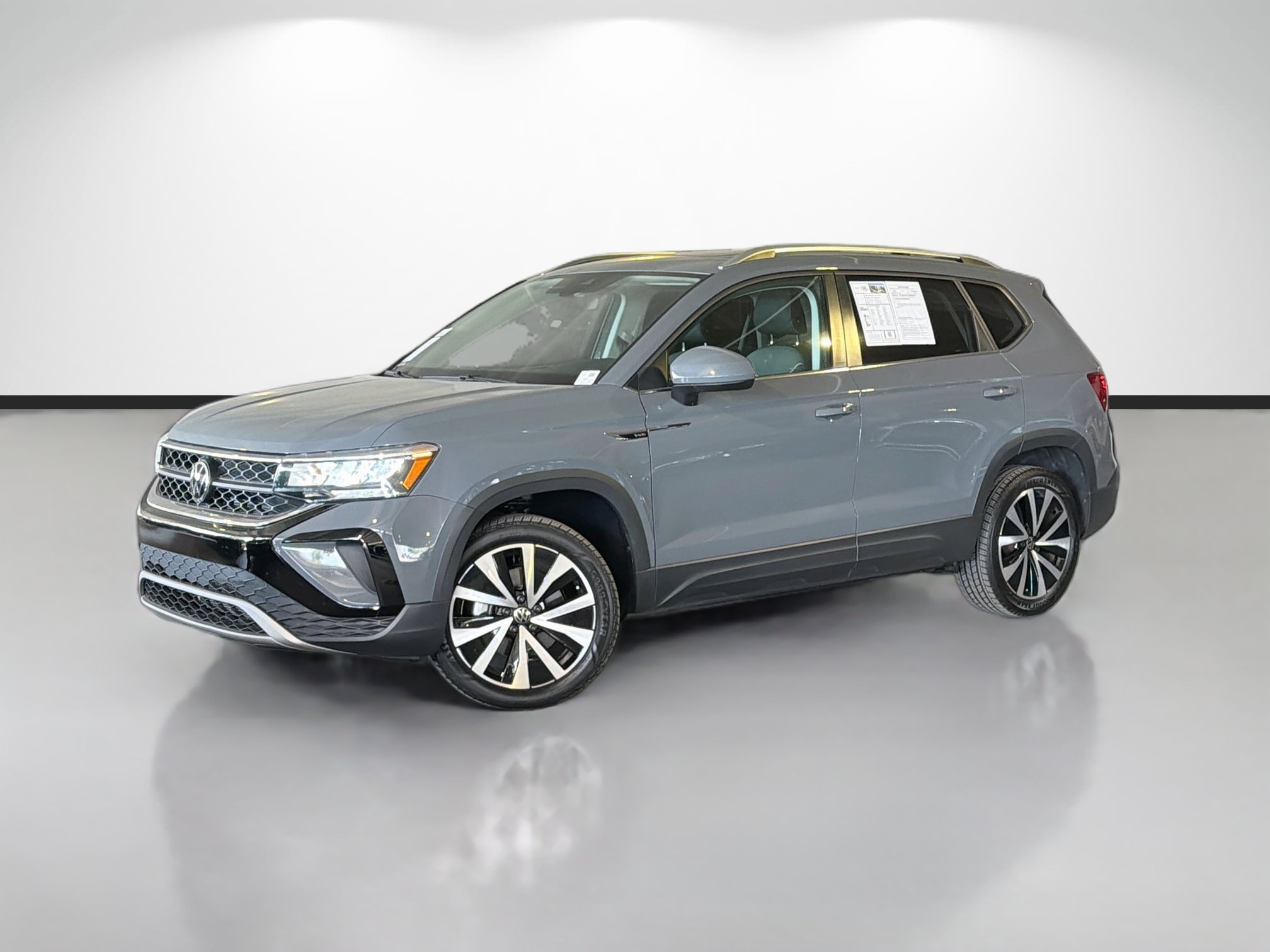 Used 2024 Pure Gray Volkswagen SE image 1