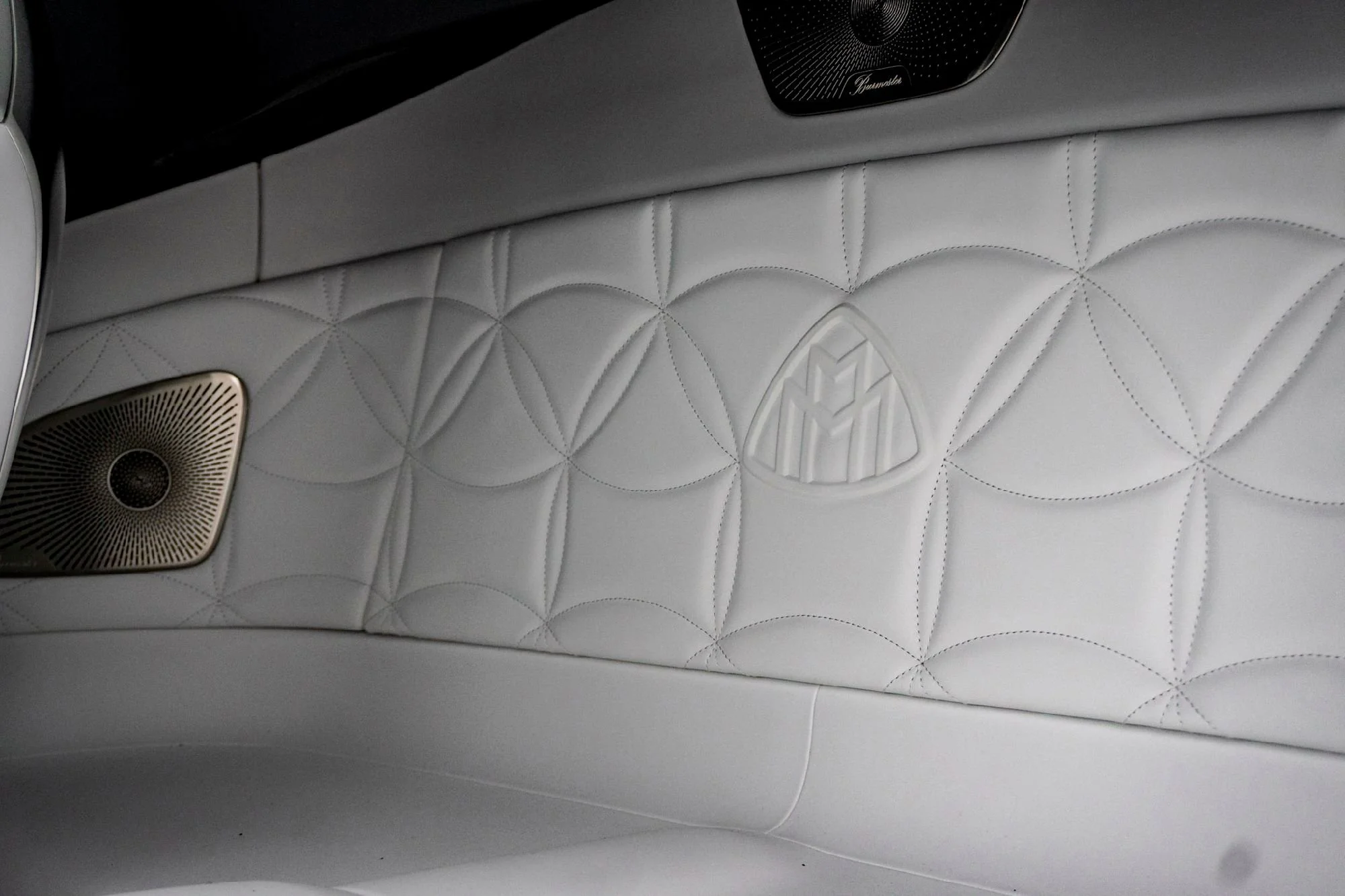New 2026 White Mercedes-Benz Maybach SL 680 Monogram Series image 31