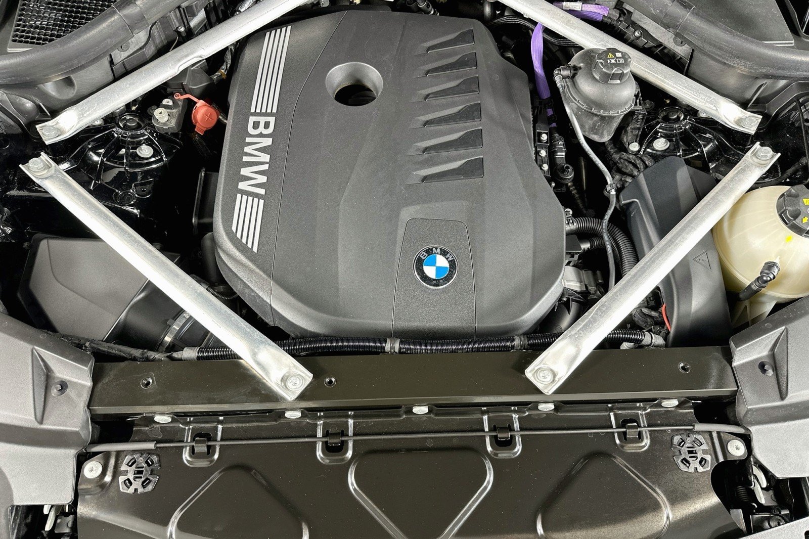 Used 2024 Black Sapphire Metallic BMW sDrive40i image 13
