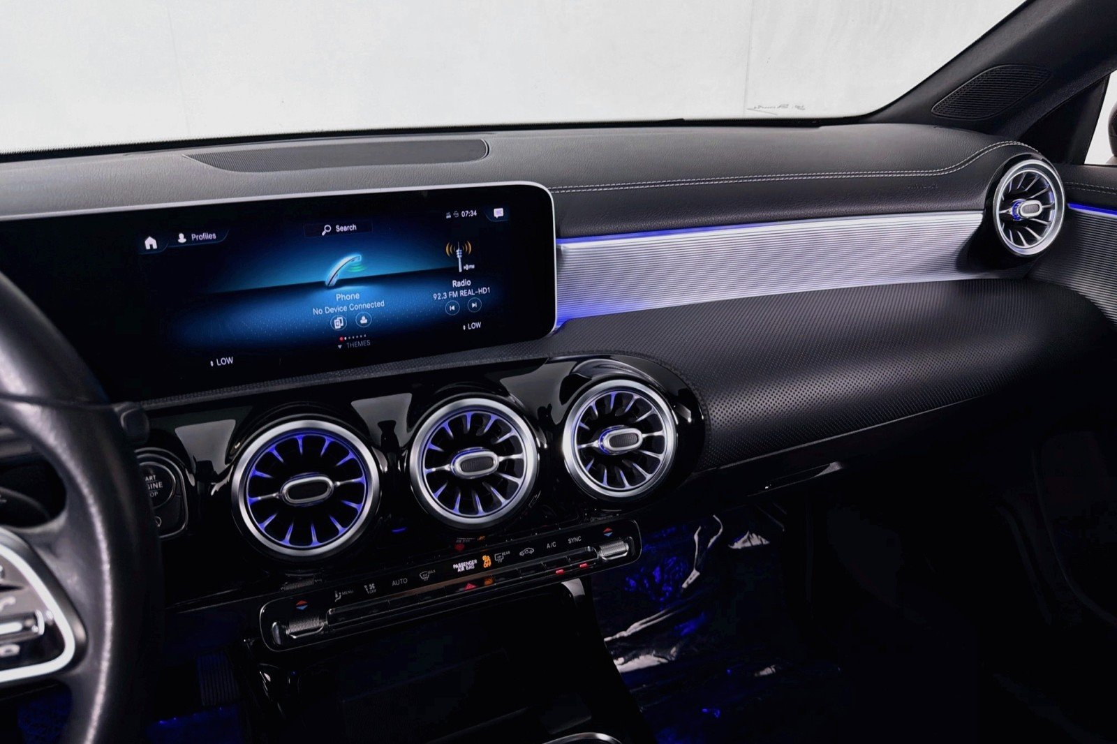 Used 2020 Night Black Mercedes-Benz 250 image 19