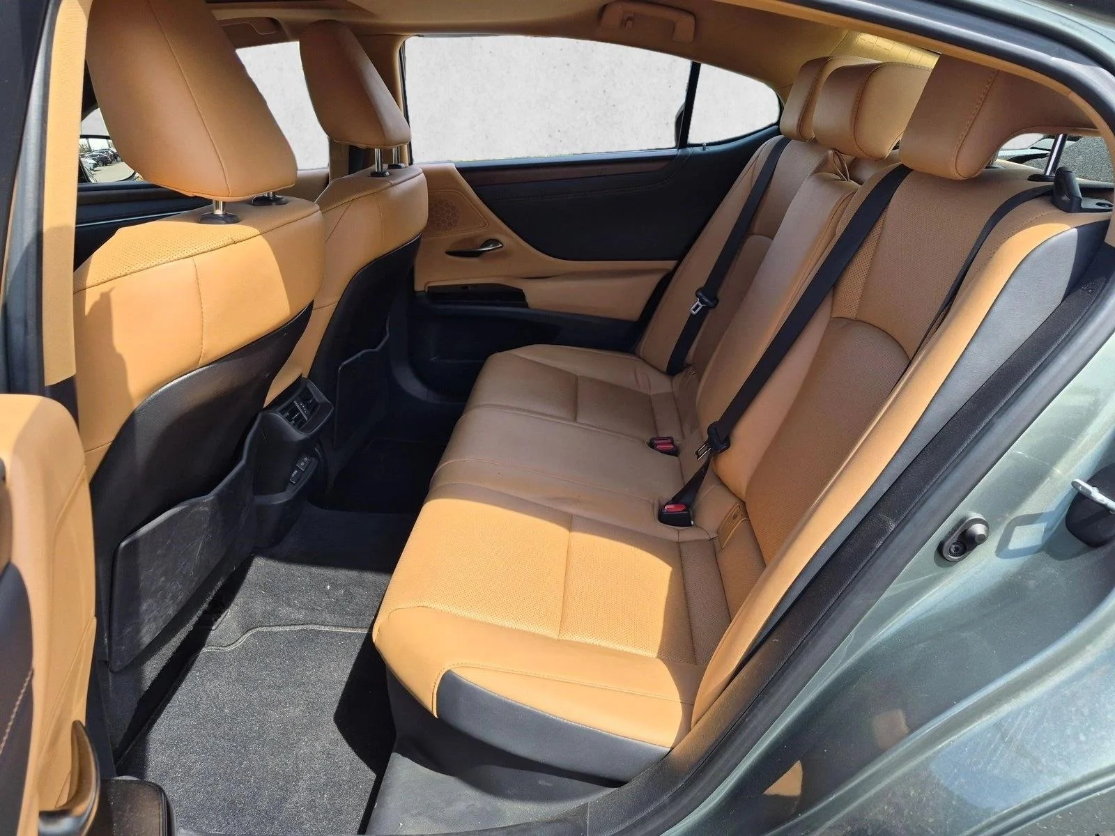 Used 2024 Sunlit Green Lexus ES 300h image 16