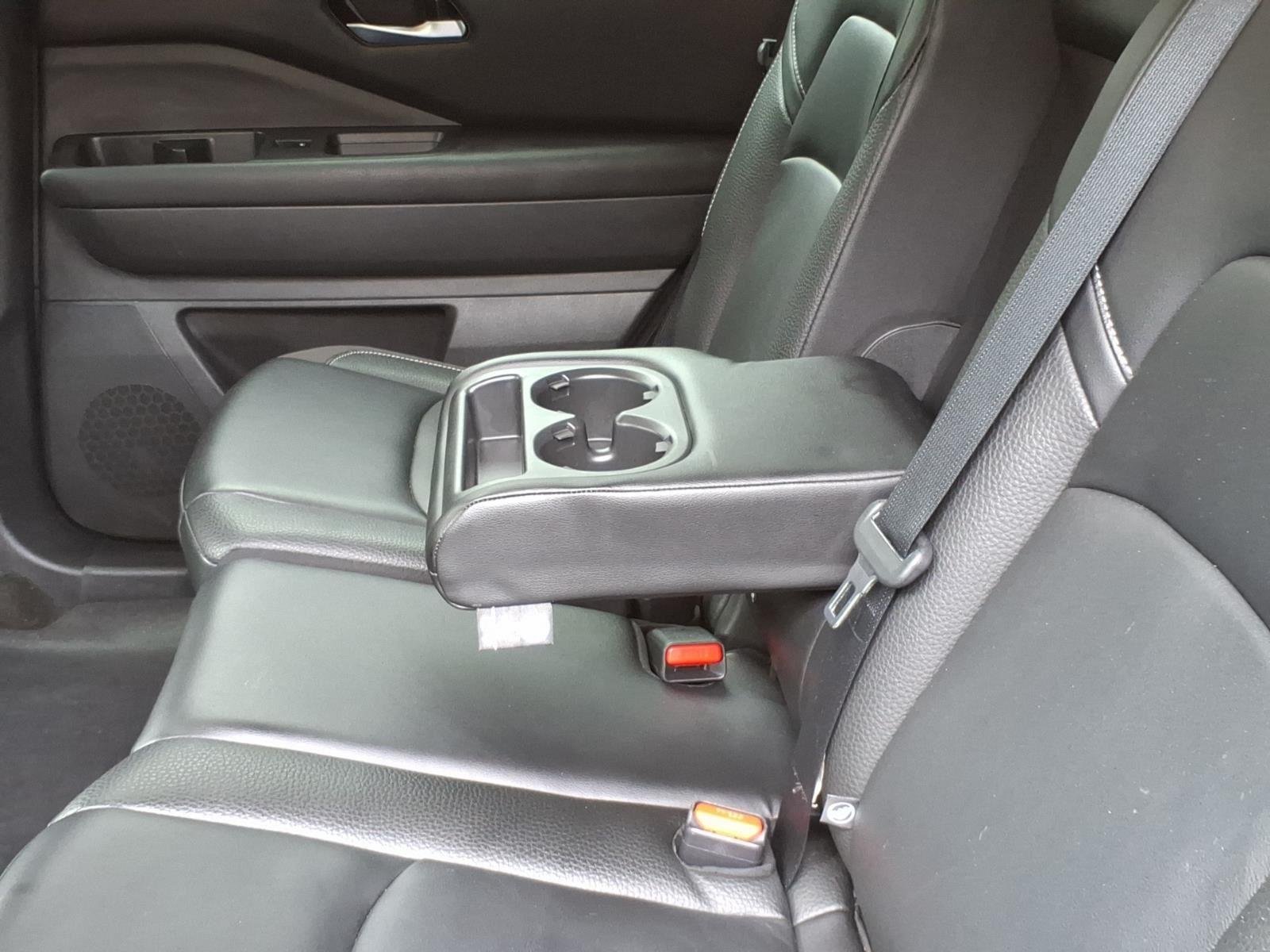 Used 2023 Pearl White Tricoat/Super Black Nissan SL image 23
