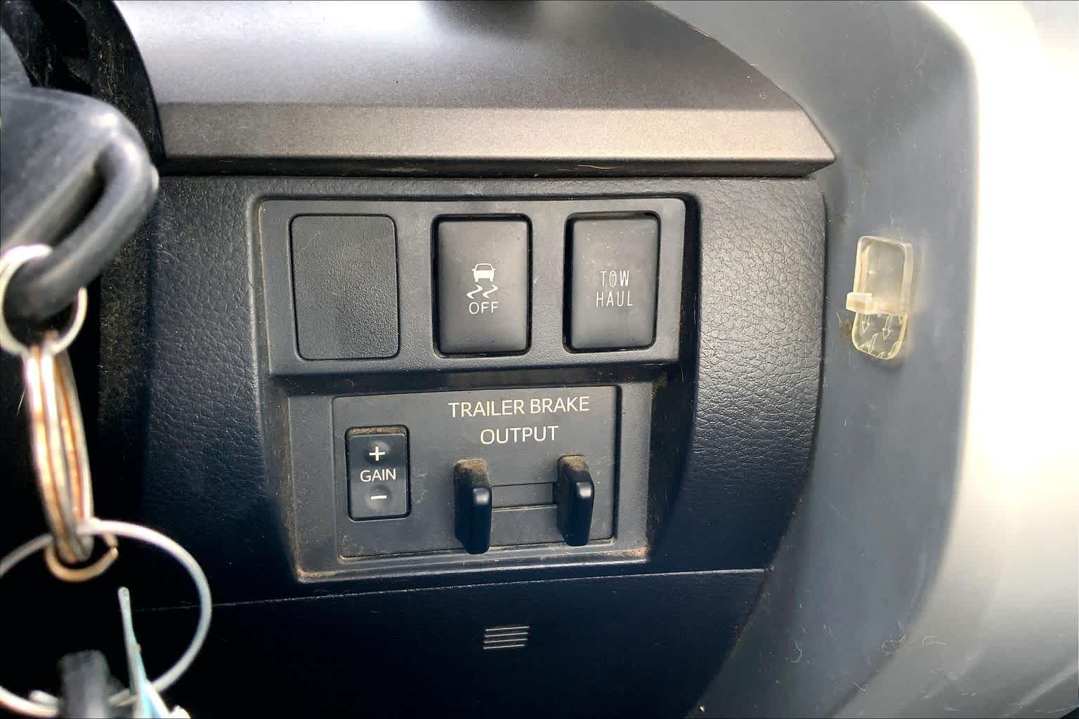 Used 2018 Blazing Blue Pearl Toyota SR5 image 34