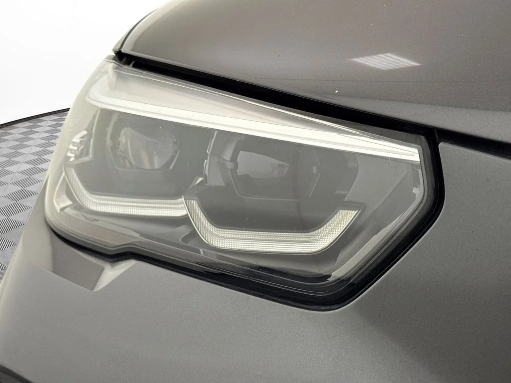 Used 2019 Gray BMW xDrive40i image 17