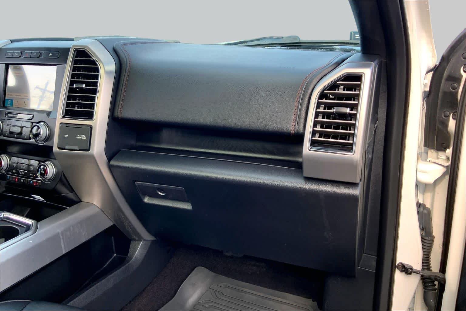 Used 2019 White Platinum Metallic Tri-Coat Ford Platinum image 17