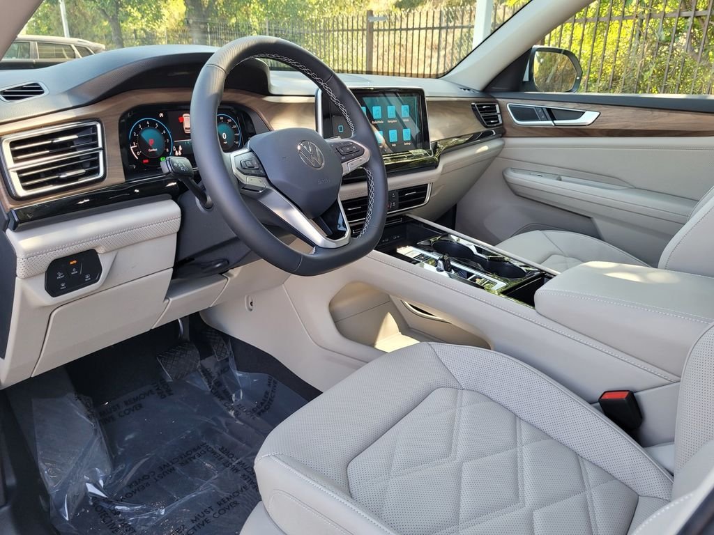 New 2026 White/off-white Volkswagen 2.0T SE w/Technology image 10