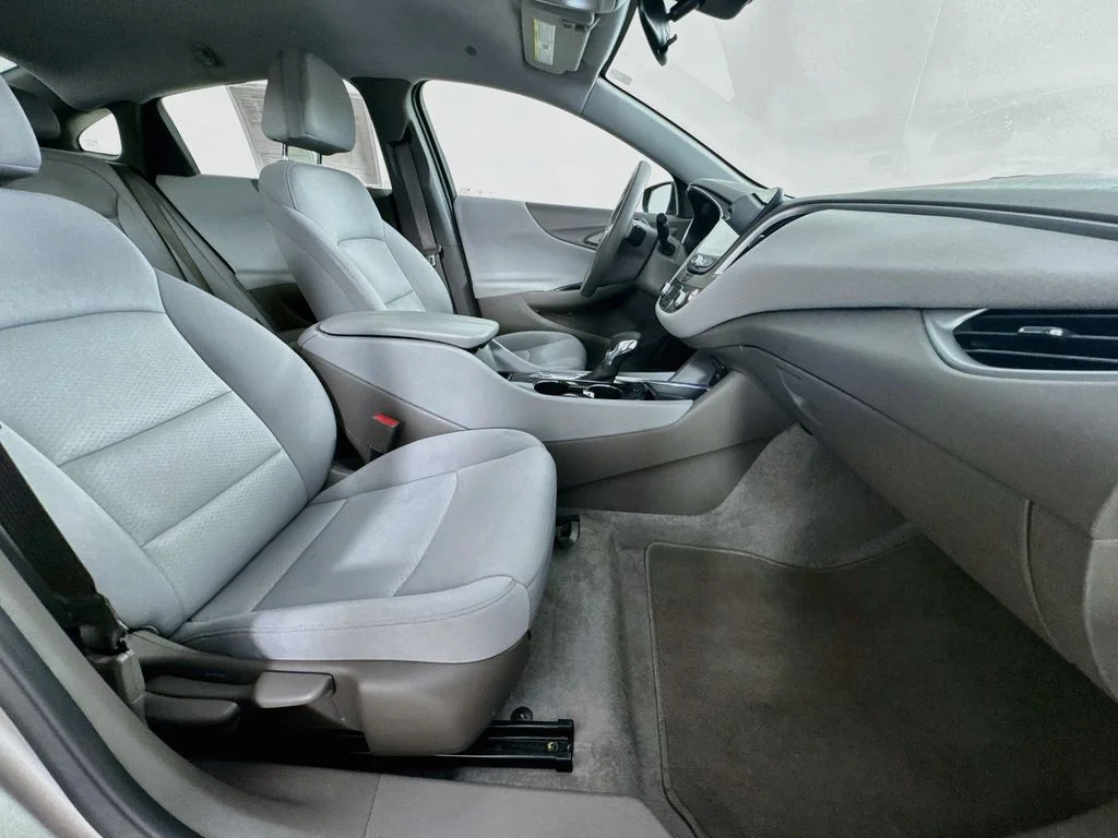 Used 2025 Gray Chevrolet LT image 34