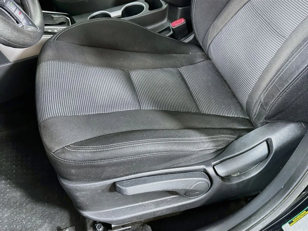 Used 2013 Black Hyundai Base image 21