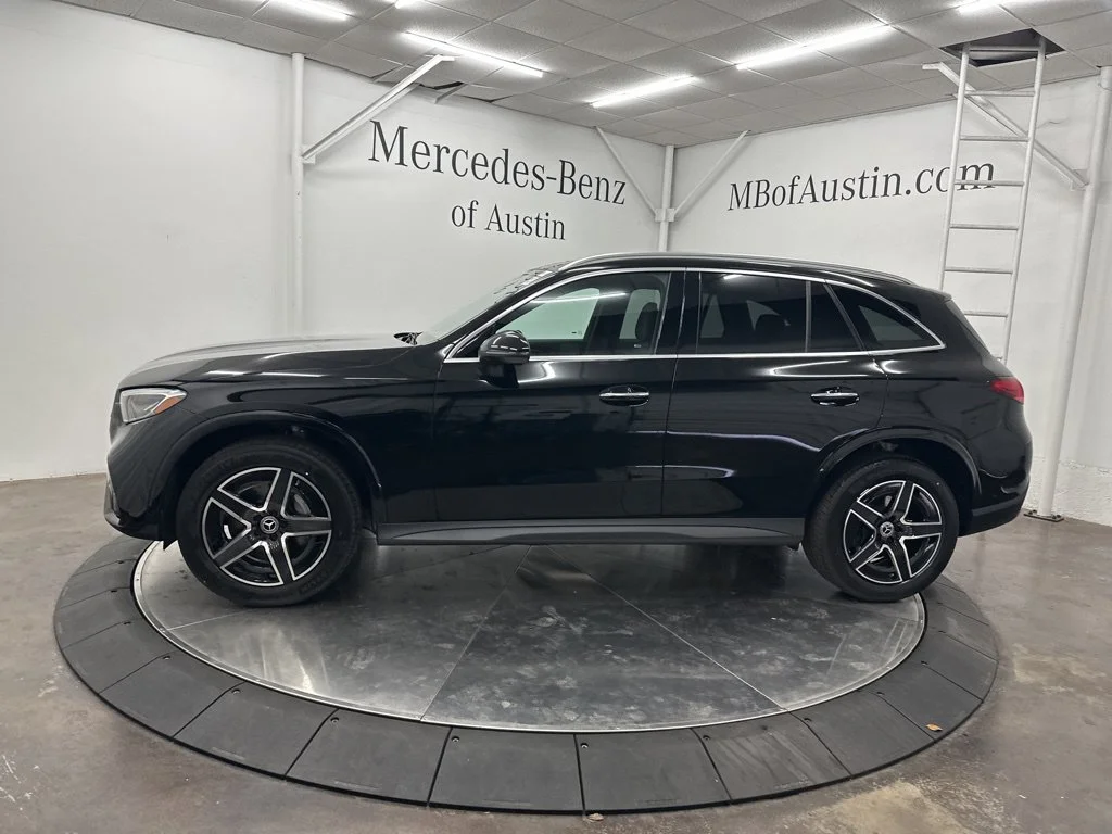 Used 2026 Black Mercedes-Benz GLC 300 image 4