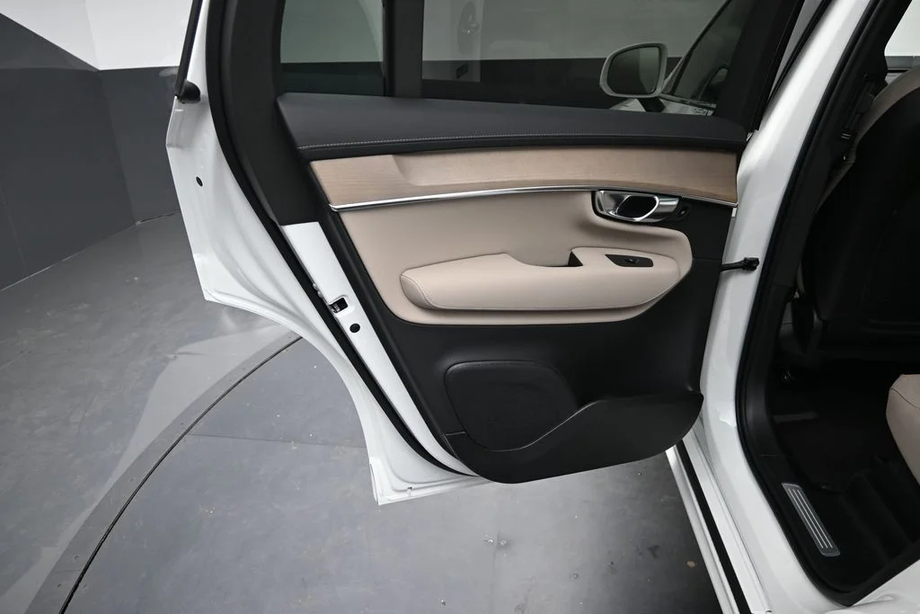 New 2026 Crystal White Volvo Plus image 12