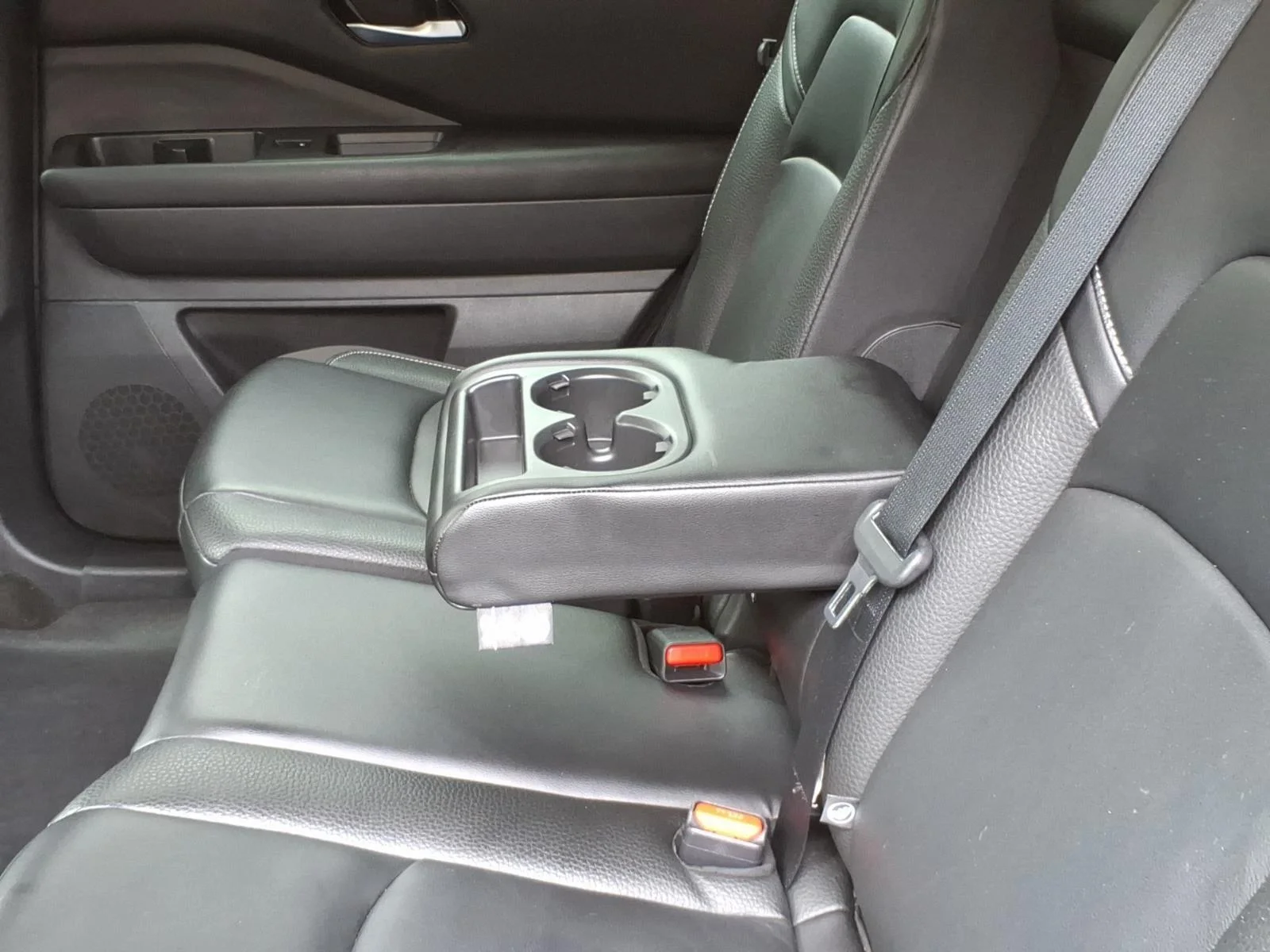 Used 2023 Pearl White Tricoat/Super Black Nissan SL image 23